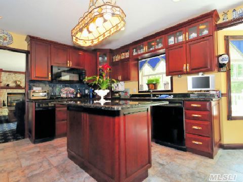 155 Breakwater Rd