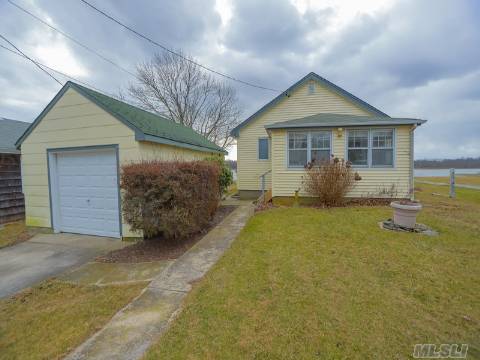 295 Bayview Ave