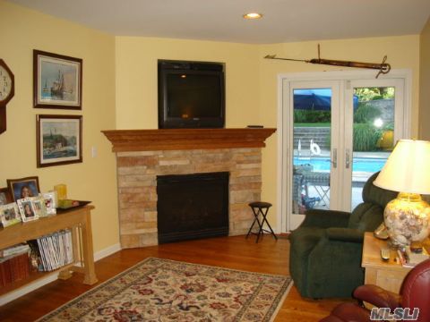 4 Benjamin St