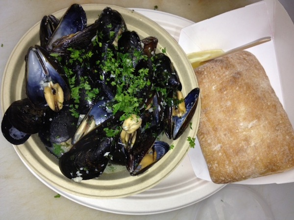 Long Ireland Celtic Ale steamed mussels