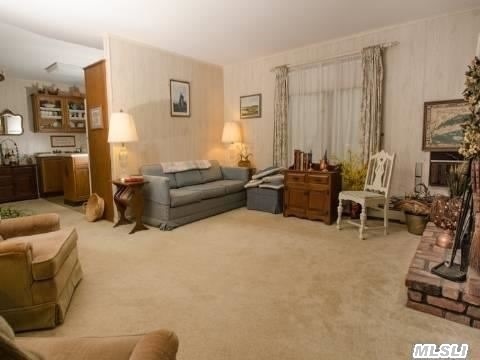 105 Fleetwood Rd