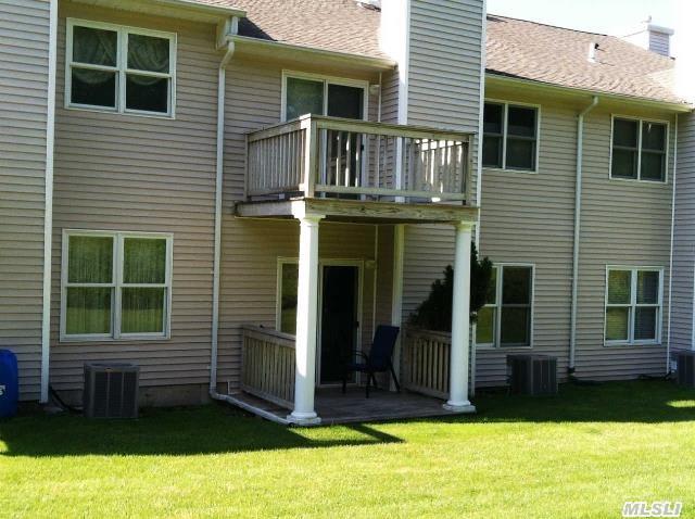 1102 Willow Pond Dr
