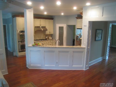 13 Locust Woods Dr