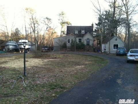 1453 W Main St