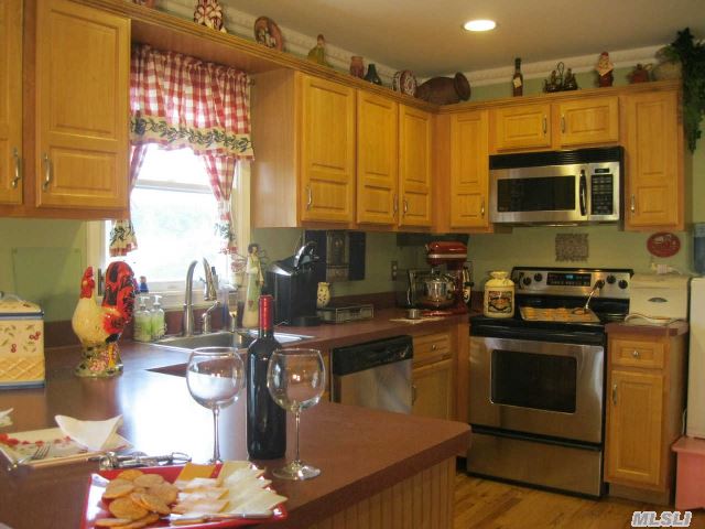 1687 N Rocky Point Rd