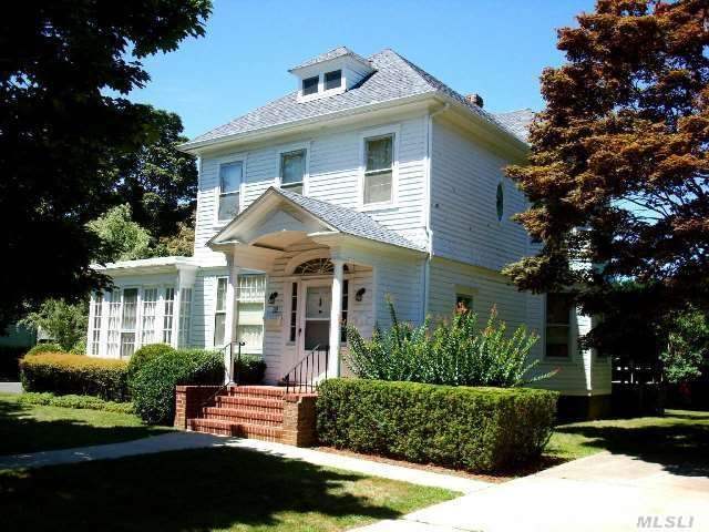 22 Broad St
