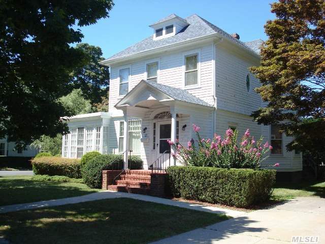 22 Broad St