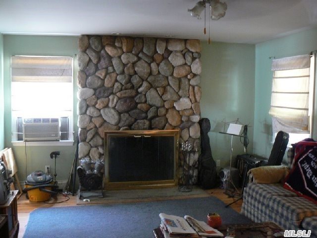 318 2nd St