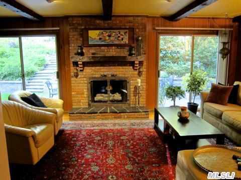 32 West Woodland Dr