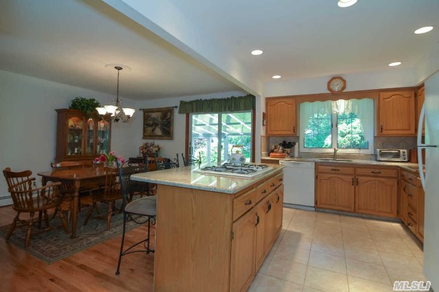 36 Phillips Ln