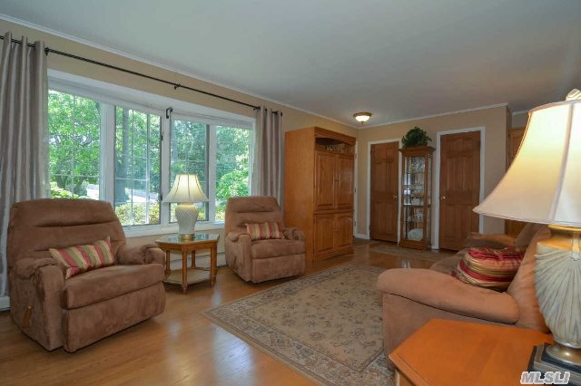 36 Phillips Ln
