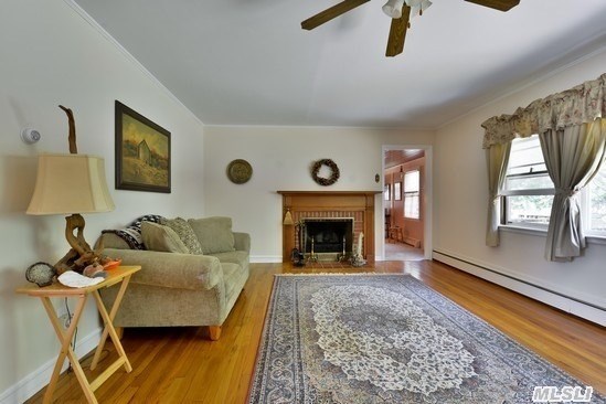 615 East Gillette Dr