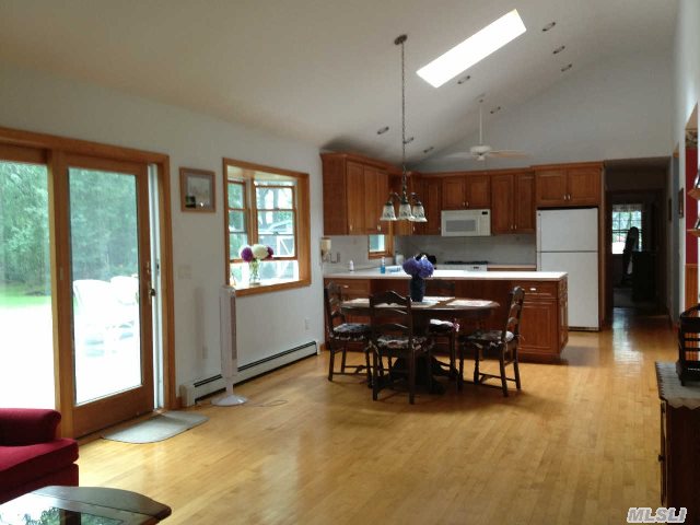 7285 Peconic Bay Blvd