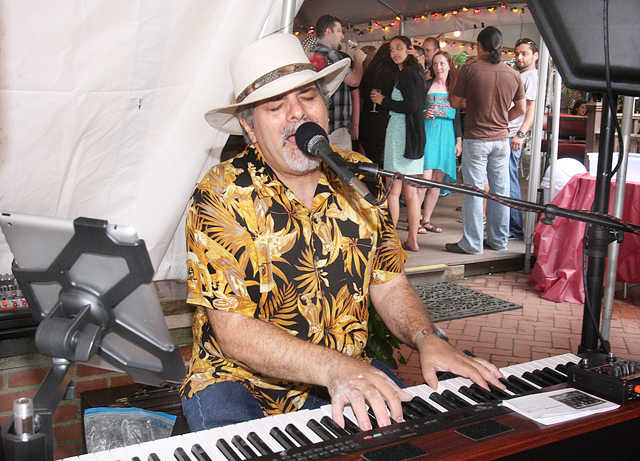 live music north fork winery