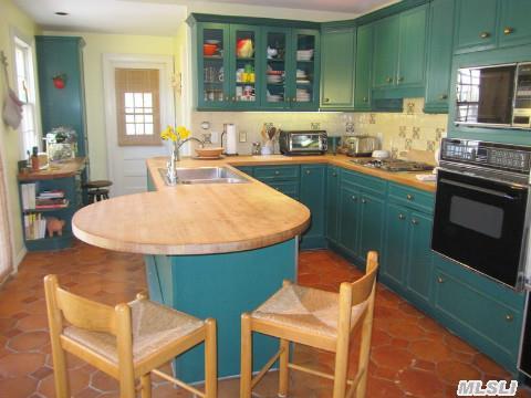10 Bowditch Rd