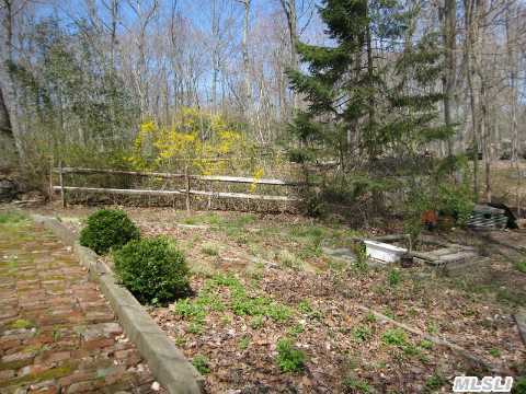 10 Bowditch Rd