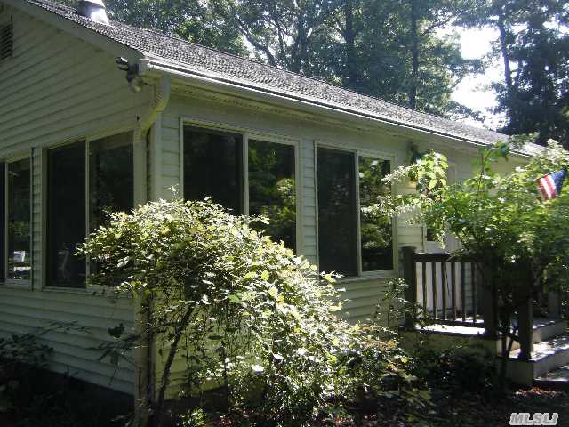 144 Beach Rd