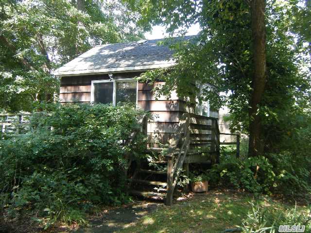 144 Beach Rd