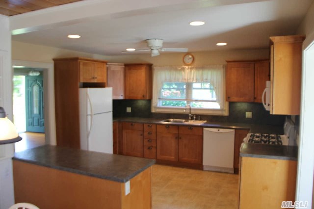 180 Kerwin Blvd
