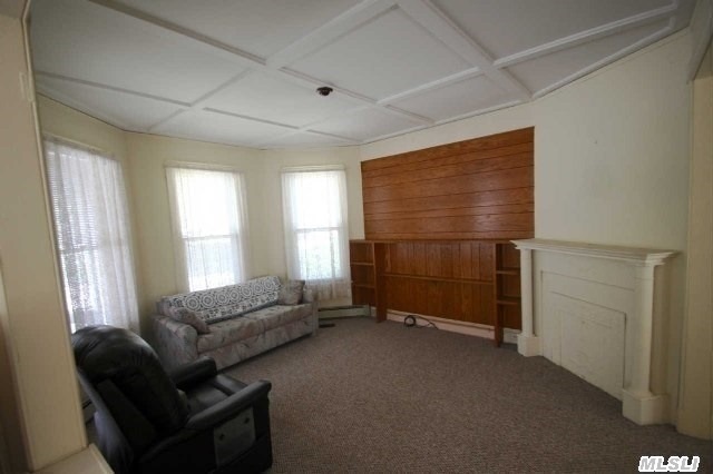 22 Broad St