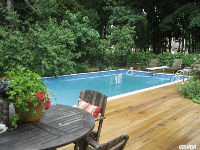 275 Maple Ln