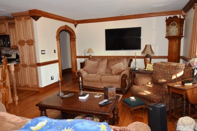 305 Leeward Dr