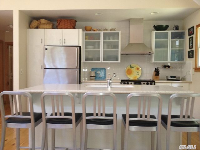 6 Hay Beach Rd