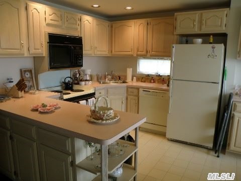 890 & 915 Ruch Ln