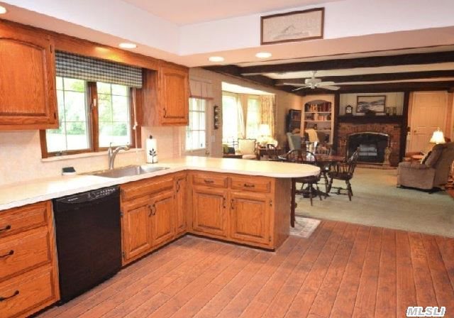95 Country Club Dr