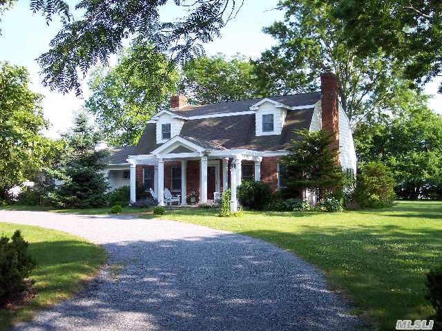 Fairway Dr