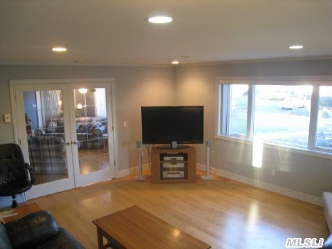 1100 Theresa Dr