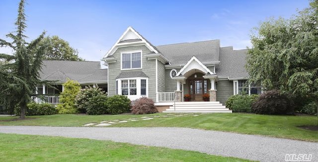 1375 Country Club Dr