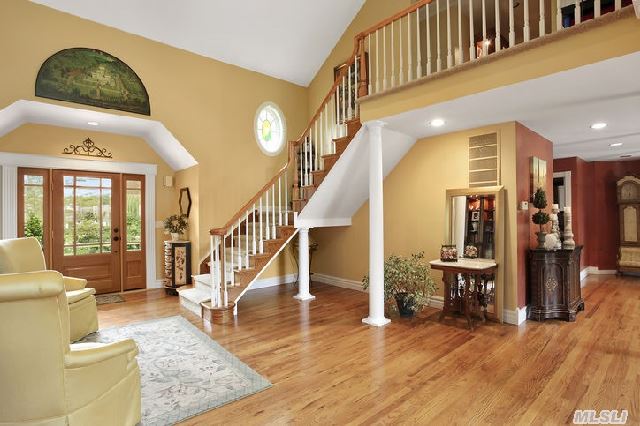 1375 Country Club Dr