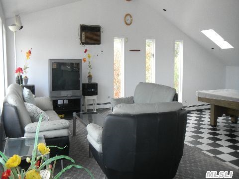 24 Jean Ct