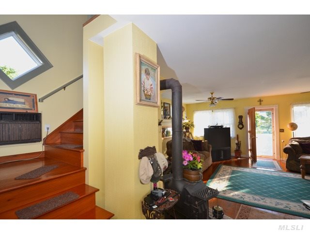 270 Sterling Pl