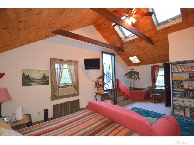 270 Sterling Pl