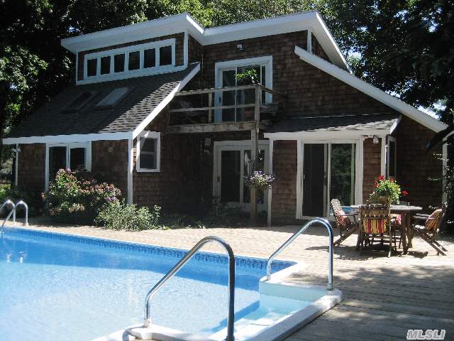275 Maple Ln