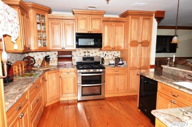 305 Leeward Dr