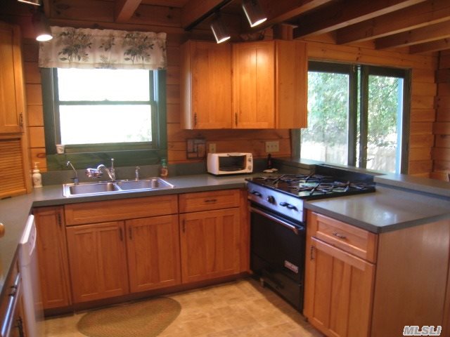 322 Terry Ct