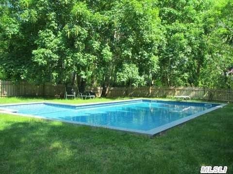 415 Edwards Ln