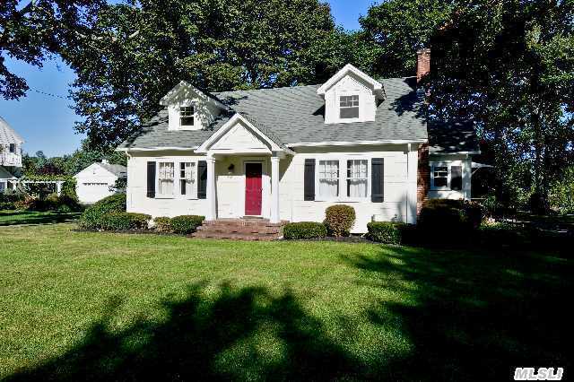 806 Peconic Bay Blvd