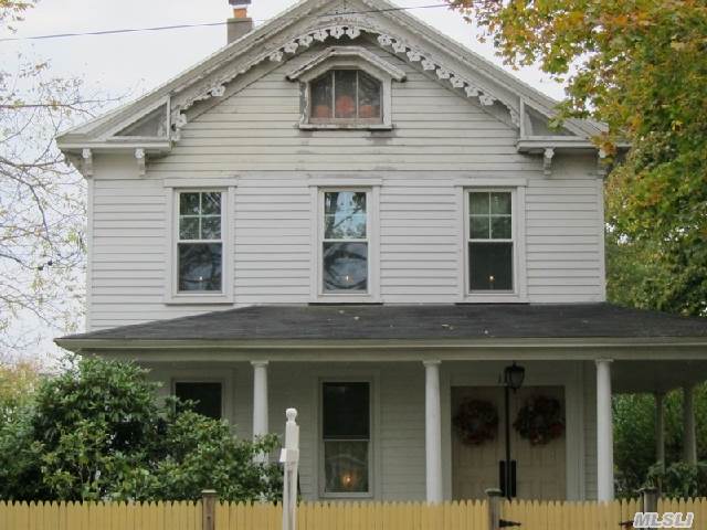 1116 Main St