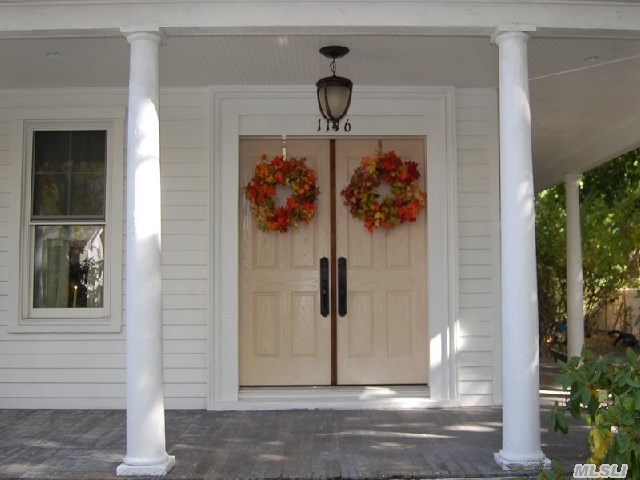 1116 Main St