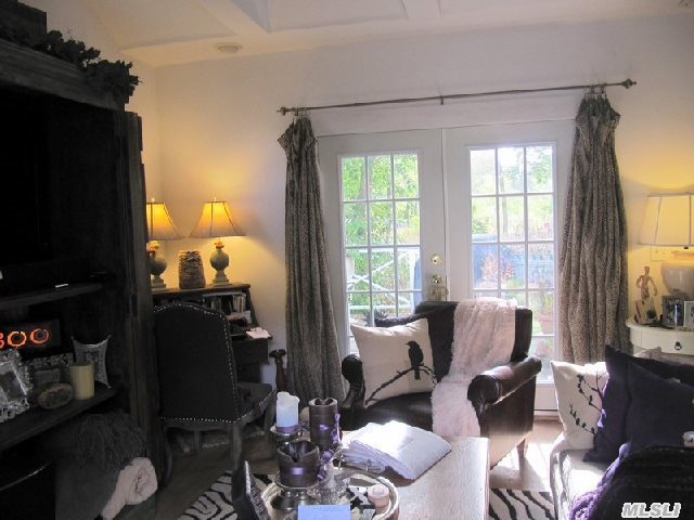 1116 Main St