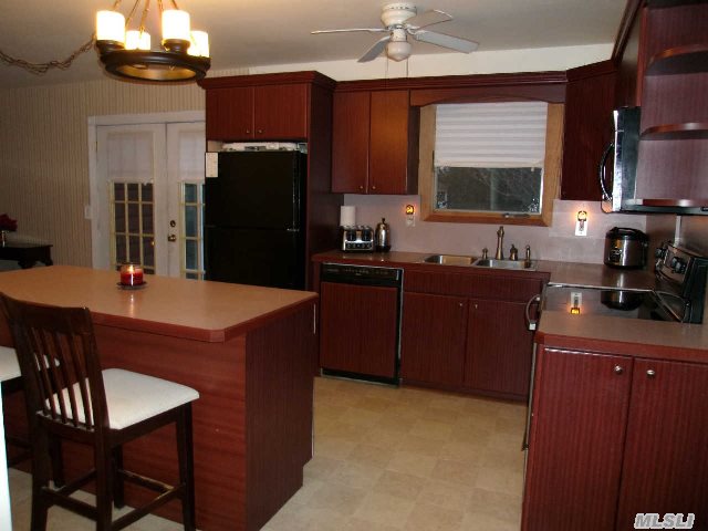 135 Baywood Dr
