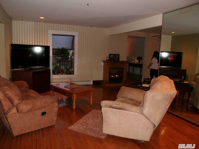 135 Baywood Dr
