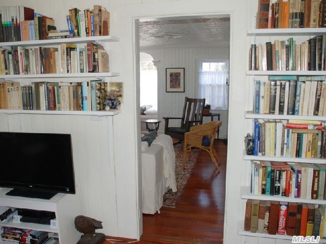 218 South St