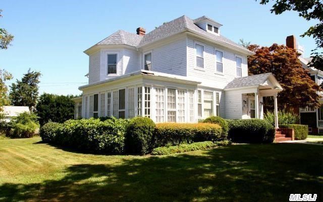 22 Broad St