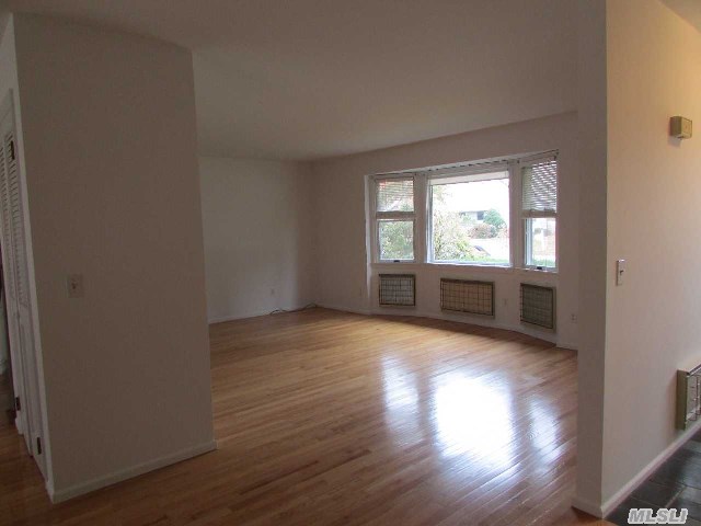 390 Gillette Dr