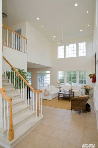 64 Dune Dr